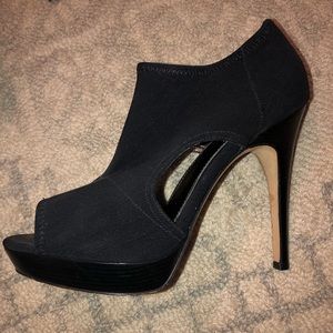 Via Spiga black heels size 7.5